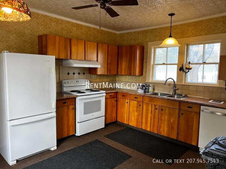 Primary Photo - 92 Main Rd N