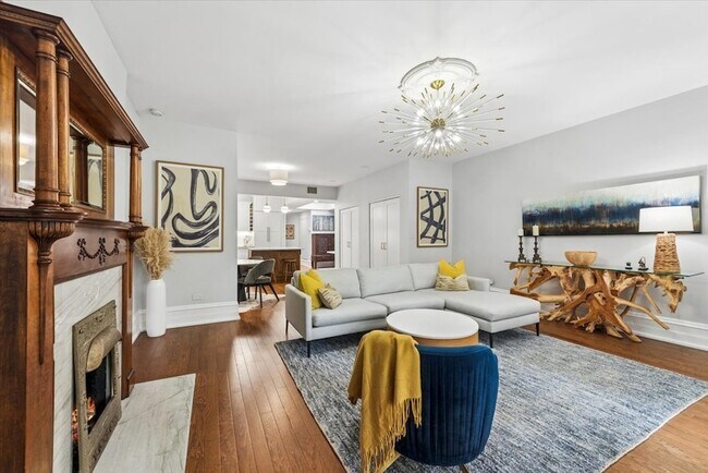 Building Photo - 42 E Cedar St