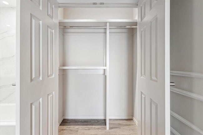 Building Photo - 2929 Buffalo Speedway