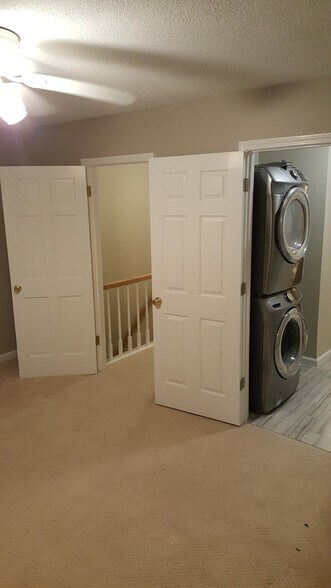 Building Photo - 6349 New Market Way