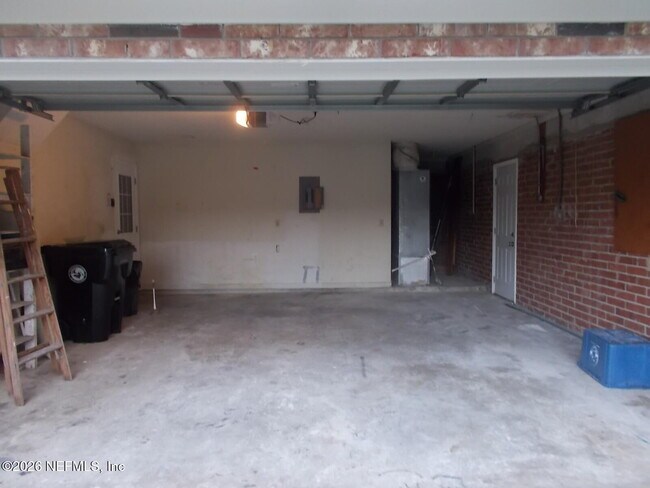Building Photo - 126 Vanderford Rd N