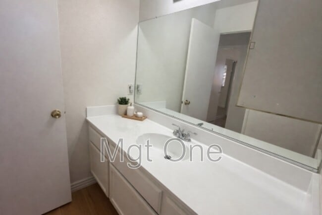 Building Photo - 13331 Barcelona Pl