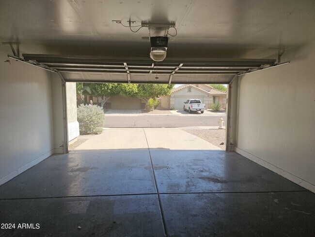 Building Photo - 13503 W Canyon Creek Dr