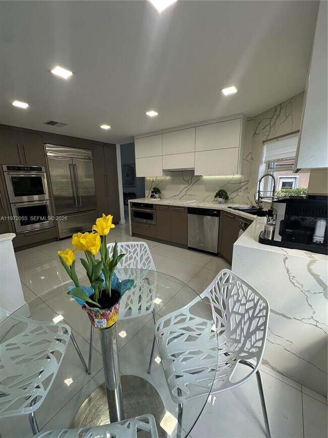 Building Photo - 1607 SW 157th Ave