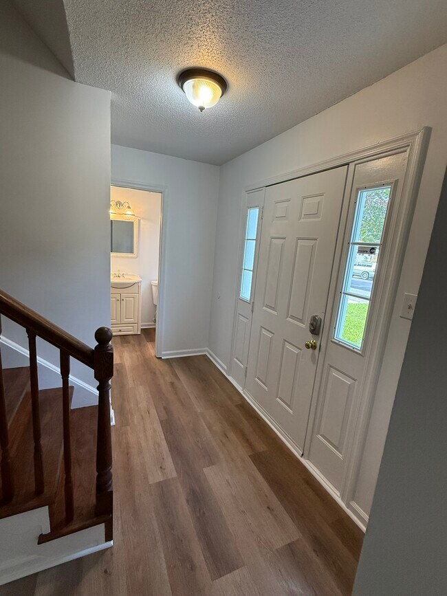 Building Photo - 3784 Strathmoor Cir