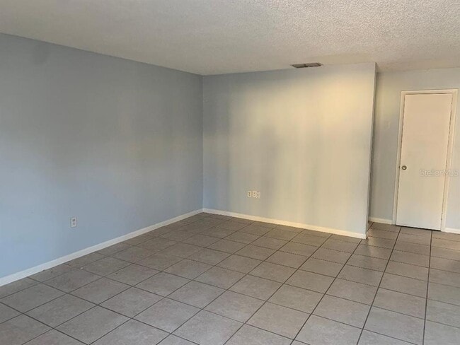 Building Photo - 6035 Crafton Dr