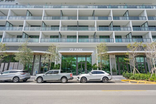 Building Photo - 580 72nd St