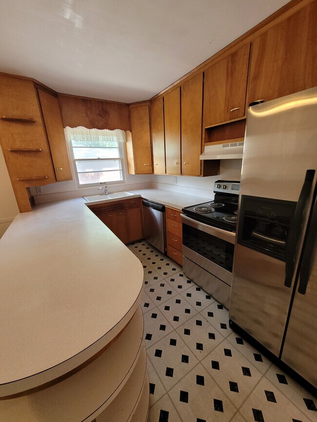 Building Photo - 1432 11th St S