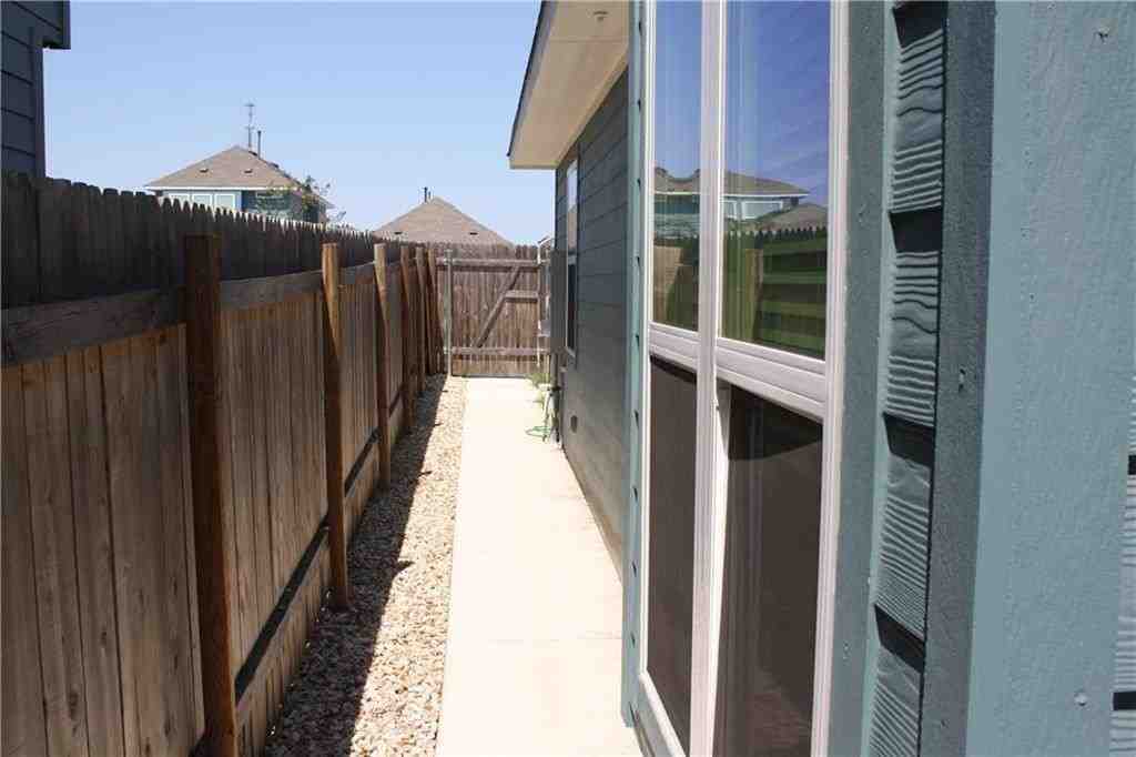 Building Photo - 1042 Sand Post Pl