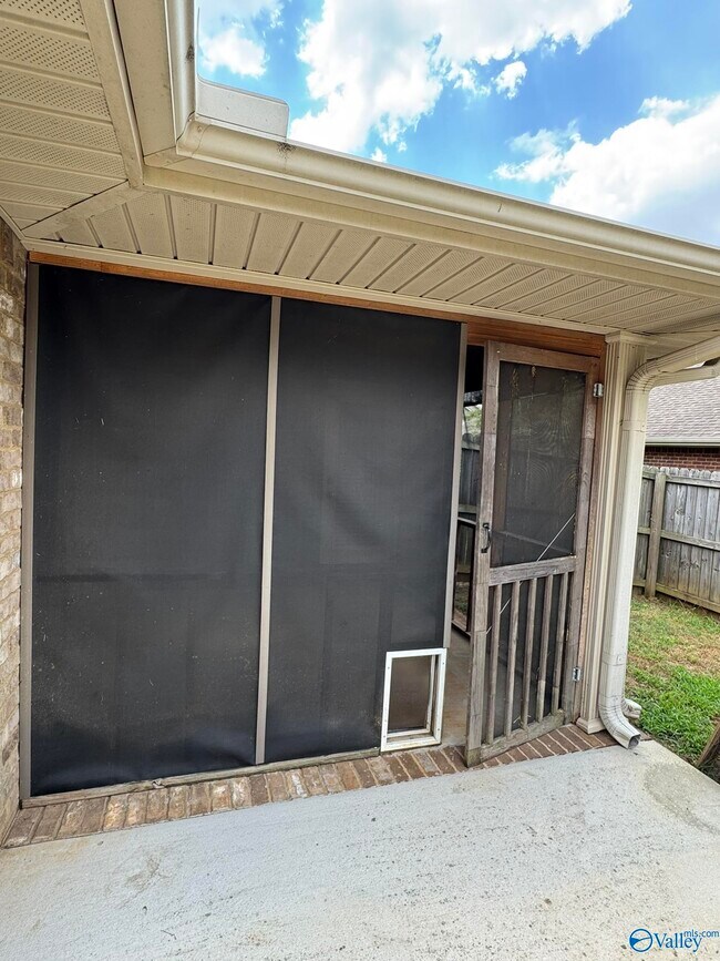 Building Photo - 24707 Rolling Vista Dr