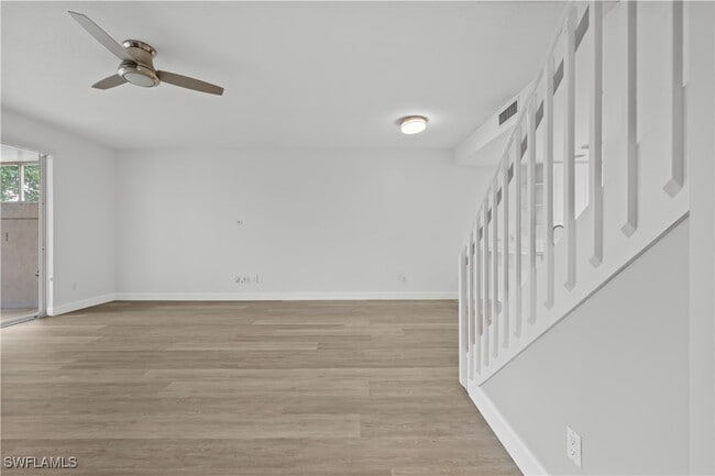 Building Photo - 5782 Cove Cir