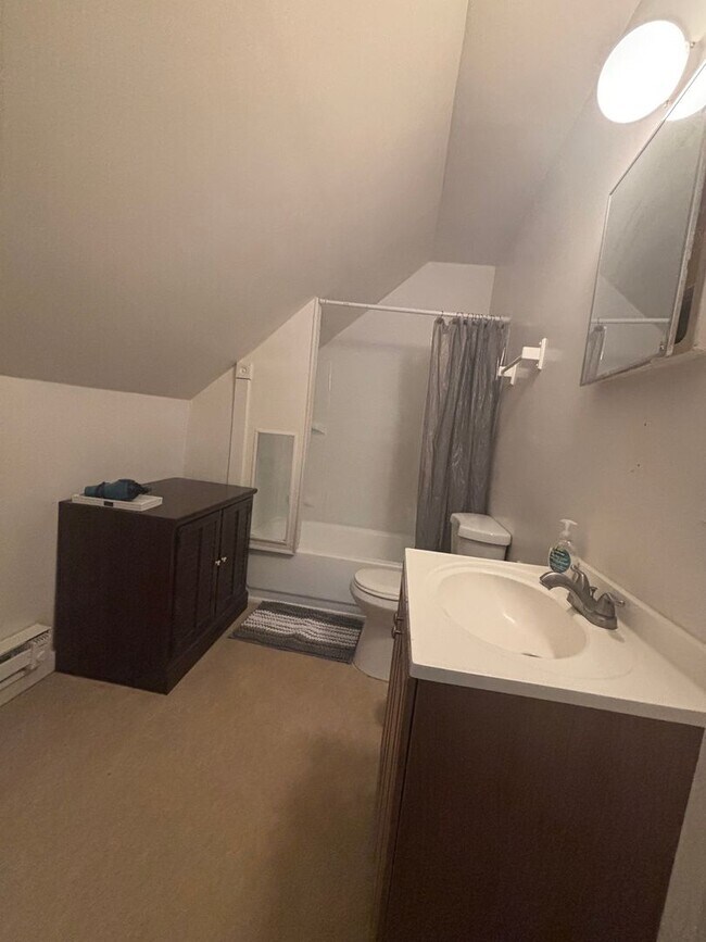 Building Photo - Buckingham11710