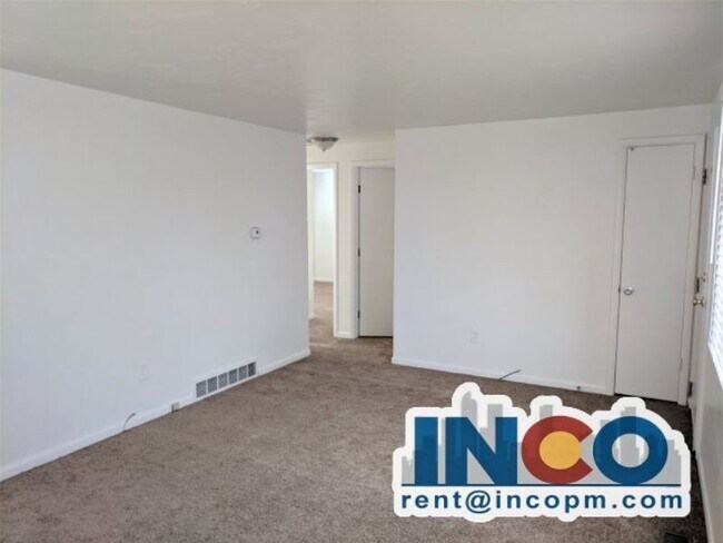 Building Photo - 3237 S Huron St