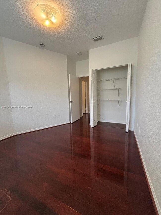 Building Photo - 4931 N Harbor Isles Dr