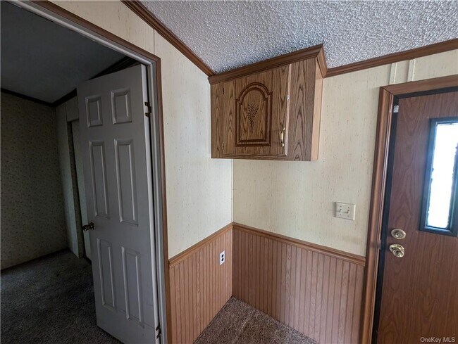 Building Photo - 5 Willow Tree Ln