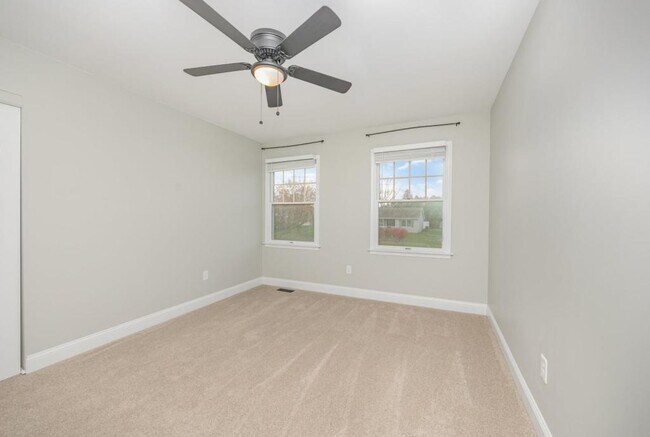 Building Photo - 125 Fieldstone Dr