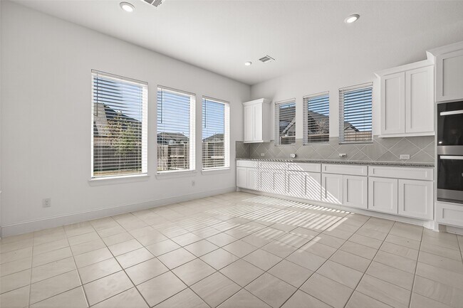 Building Photo - 7707 Lavender Ct