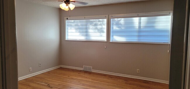 Building Photo - 3810 E Pawnee Ct