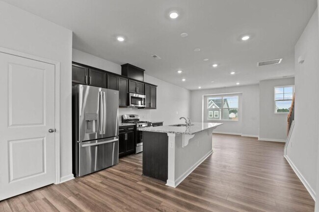 Building Photo - 720 Gimari Dr