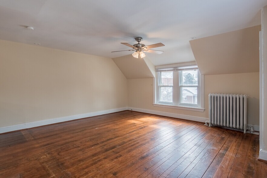 3rd Floor Main Suite - 239 Dean St