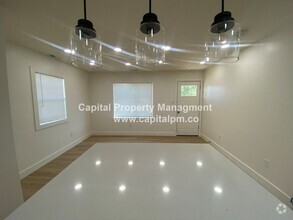 Building Photo - Adorable 3 Bed Bungalow