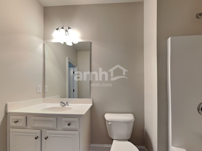 Building Photo - 146 Water Oak Dr