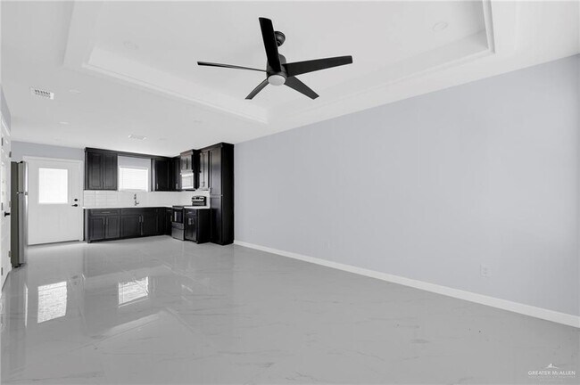 Building Photo - 1612 El Camino Dr