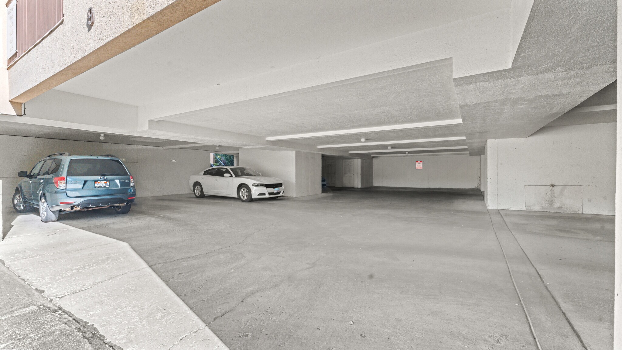 two car garage parking - 9225 S Jefferson Cv