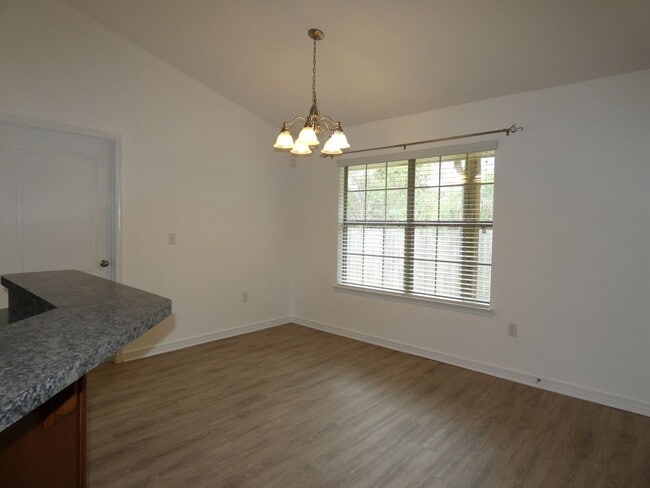 Building Photo - 4-Bedroom All Brick Home - Gulf Breeze