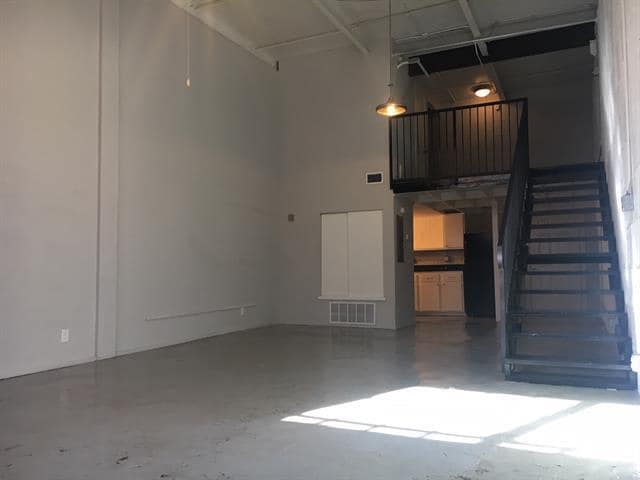 Building Photo - 2501 S Harwood St