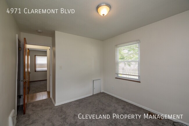 Building Photo - Charming Garfield Hts. Home