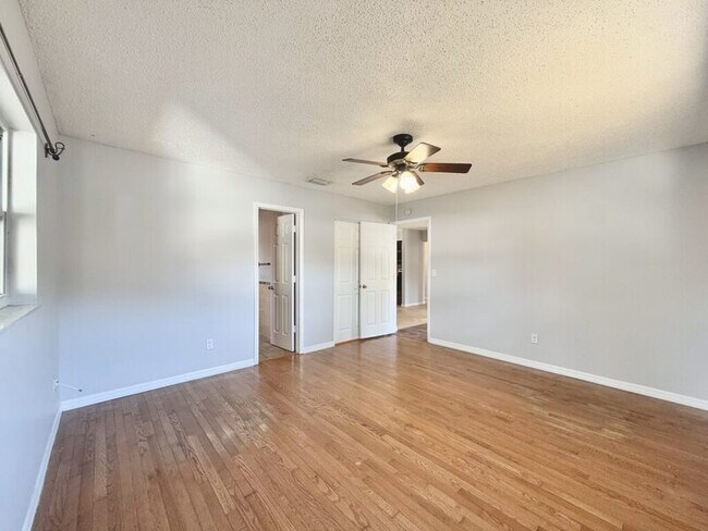Building Photo - 6943 Buhrley Terrace N