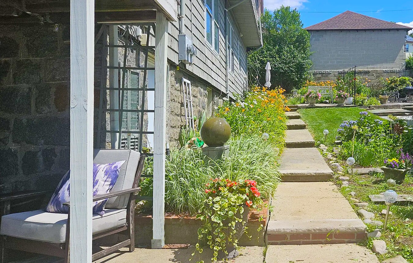 Side Walkway - 68 Park Ave