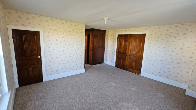 Building Photo - Country Living in This 4 Bedroom Farmhouse!