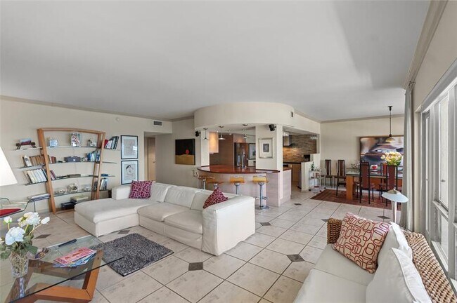Building Photo - 4900 N Ocean Blvd