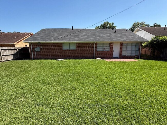 Building Photo - 8343 Bigwood St