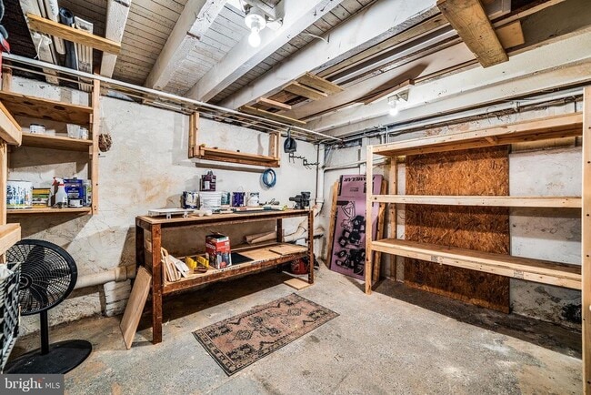 Building Photo - 2415 E Firth St