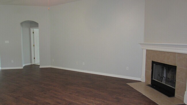 Building Photo - 1510 Ridgewood Dr