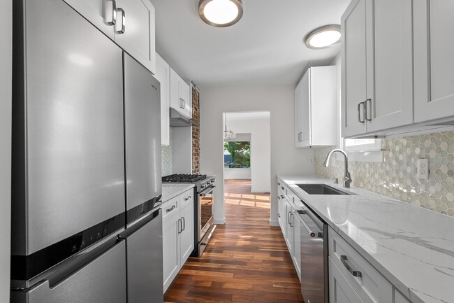 Building Photo - 4bd/2.75ba Seattle Home
