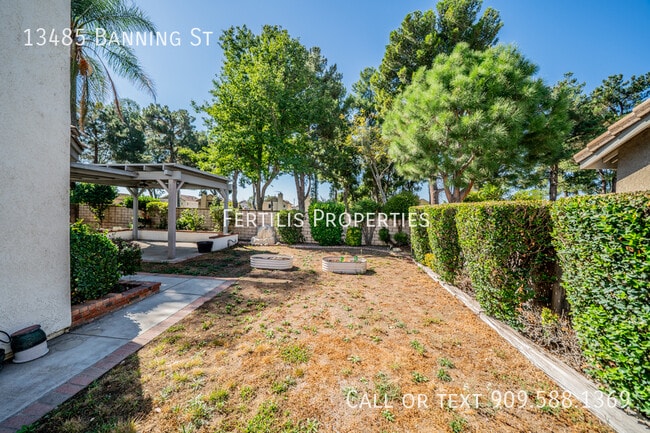 Building Photo - 13485 Banning St