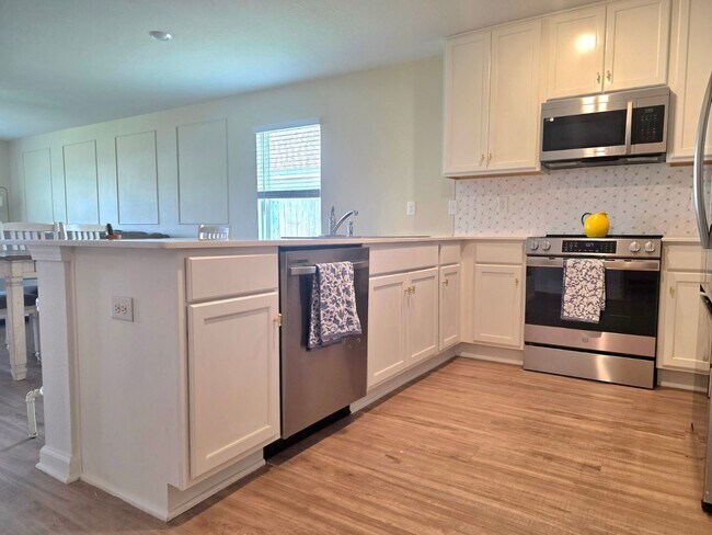 Building Photo - 4639 Carlstrom Ln