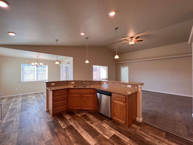 Building Photo - ~~Newer 3 BEDROOM Fernley Home~~