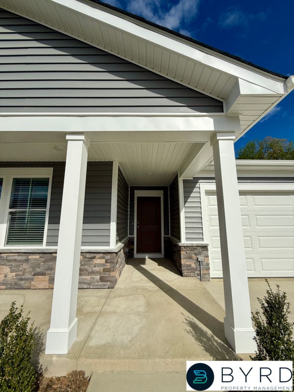 Building Photo - 421 Rivanna Hl Rd