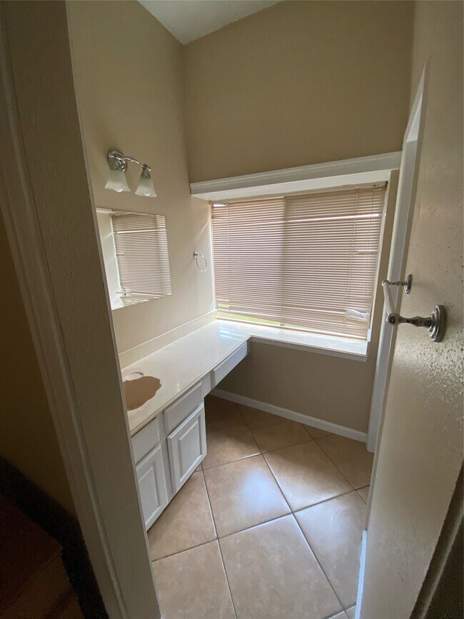 Building Photo - 22503 Dabney Manor Ln