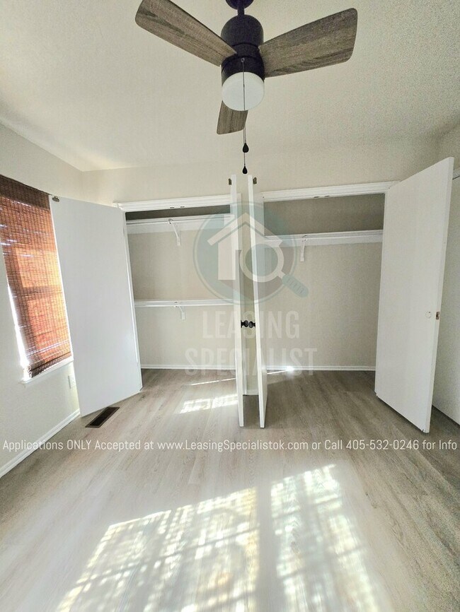 Building Photo - West Norman 2 Bed 1.5 Bath Fully Remodeled...