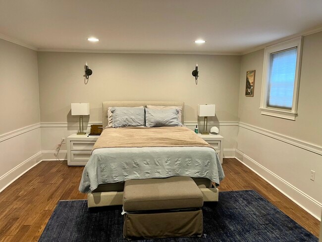 Building Photo - 7 Daniels St