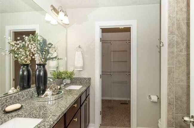 Building Photo - 924 South 89th Street