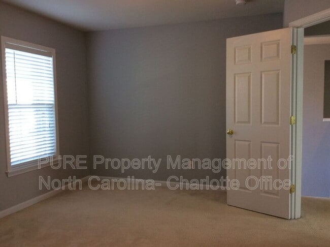 Building Photo - 7713 Noland Woods Dr