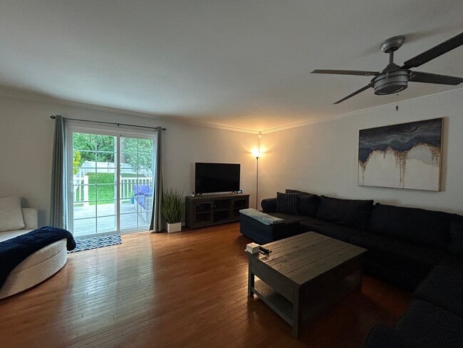 Building Photo - 5059 E Woodmill Dr