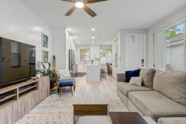 Building Photo - 1545 Seagrape Way